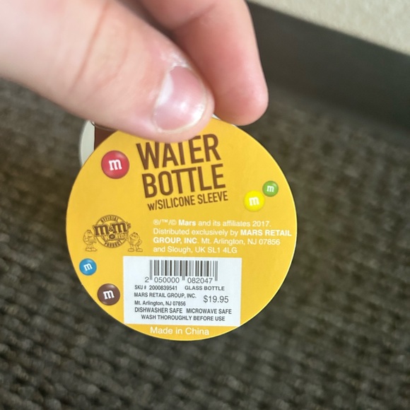 M&M Glass Water Bottle 20 Oz BPA Free Reusable Silicone Sleeve Leak Proof Lid - Picture 7 of 8